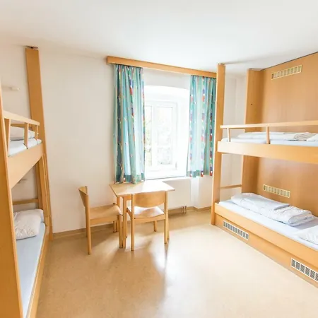 Jugendgaestehaus بيت ضيافة أليتشيسبيرغ