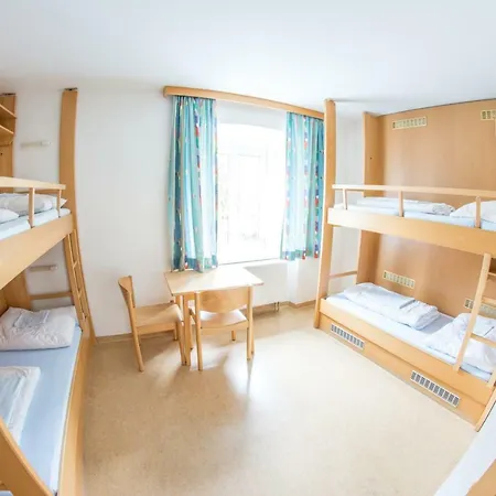 Jugendgaestehaus بيت ضيافة *