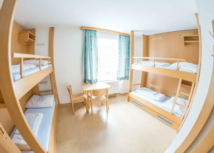 Jugendgaestehaus بيت ضيافة *