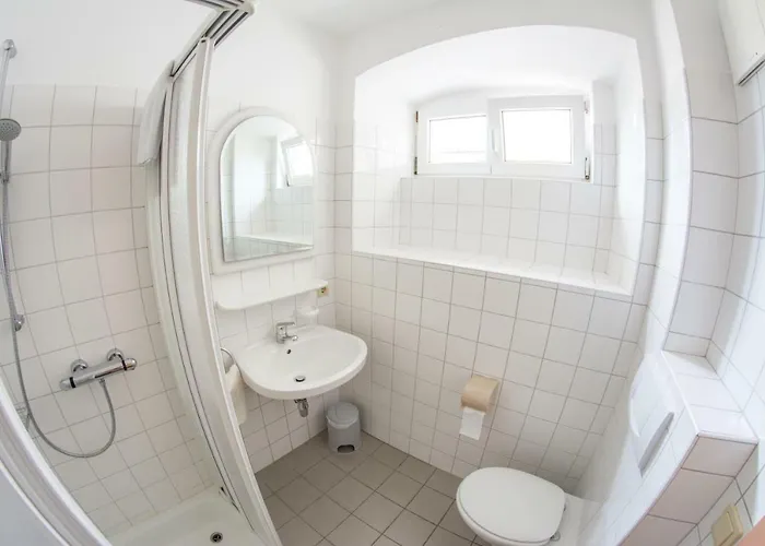 Jugendgaestehaus بيت ضيافة