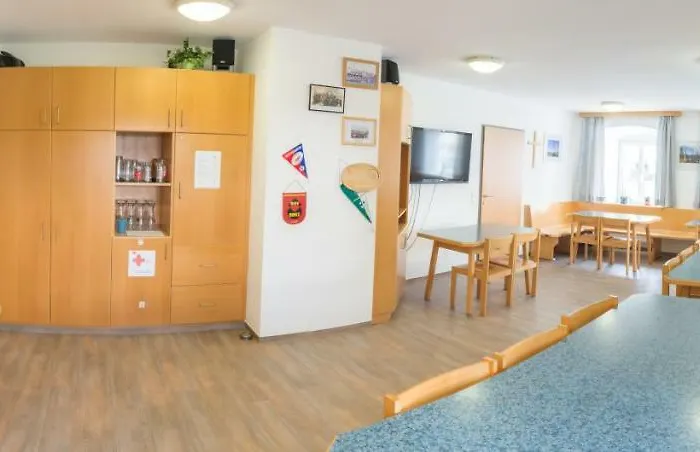 Jugendgaestehaus بيت ضيافة أليتشيسبيرغ