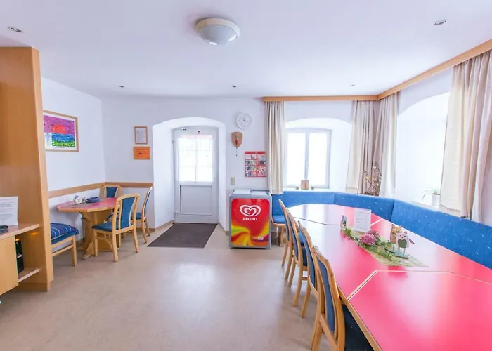 Jugendgaestehaus بيت ضيافة *